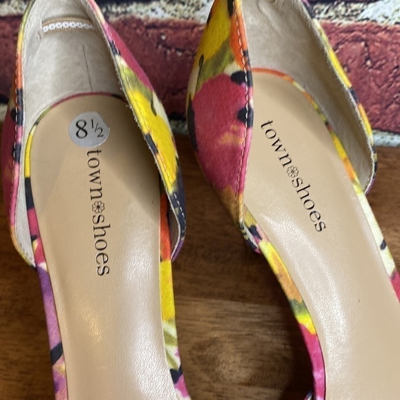 Town Shoes Gomez Vibrant Colourful Floral Sexy Pump Slip On Heels Size 8.5 - Picture 11 of 13